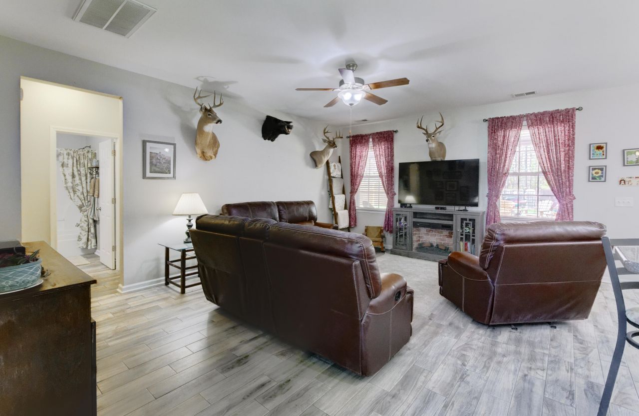 500 Fellers Court Photo 19