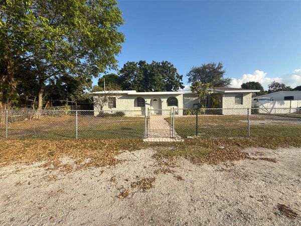 1855 NW 121st St , Miami, FL 33167