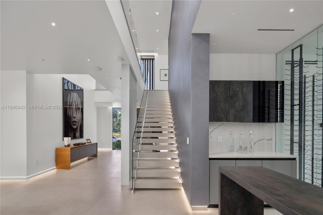 501 Palm Dr , Hallandale Beach, FL 33009 Photo