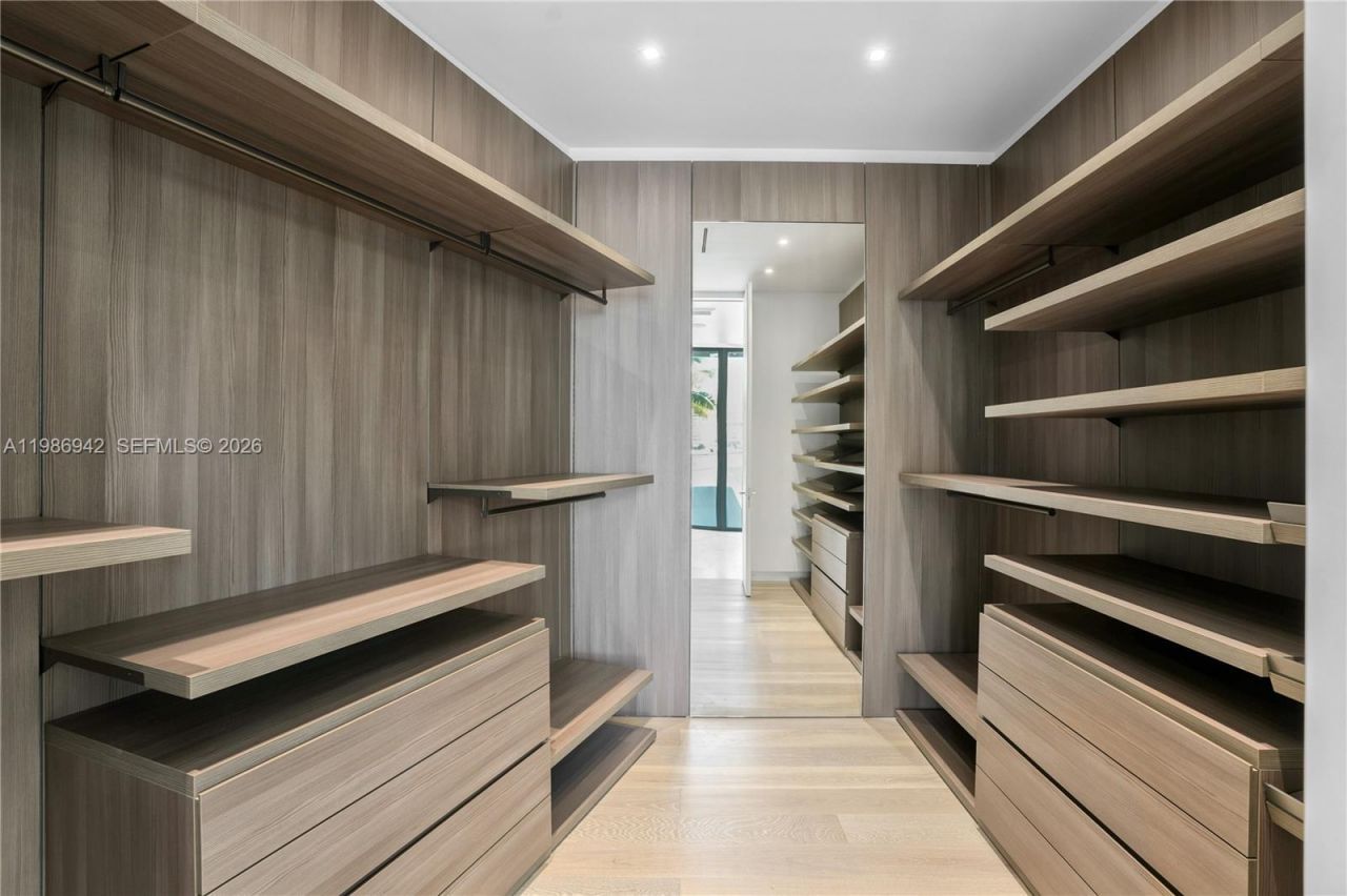 501 Palm Dr , Hallandale Beach, FL 33009 Photo