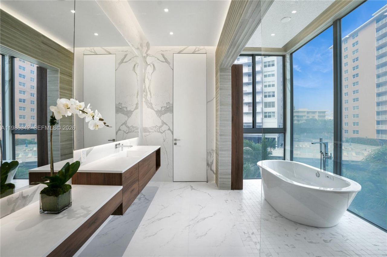 501 Palm Dr , Hallandale Beach, FL 33009 Photo