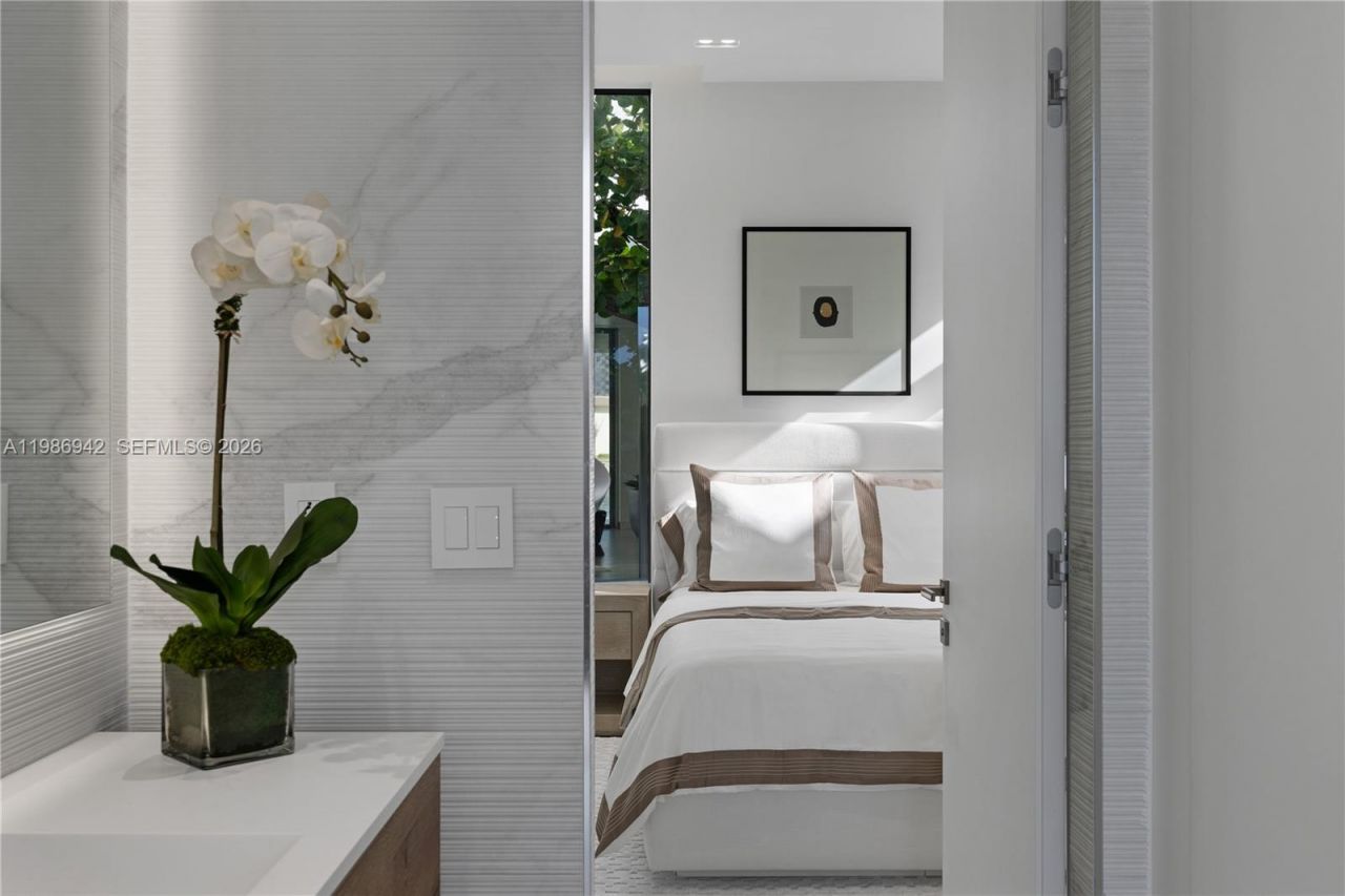 501 Palm Dr , Hallandale Beach, FL 33009 Photo