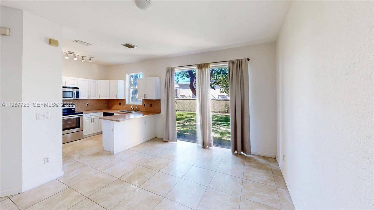 686 NE 21st Ave , Homestead, FL 33033 Photo