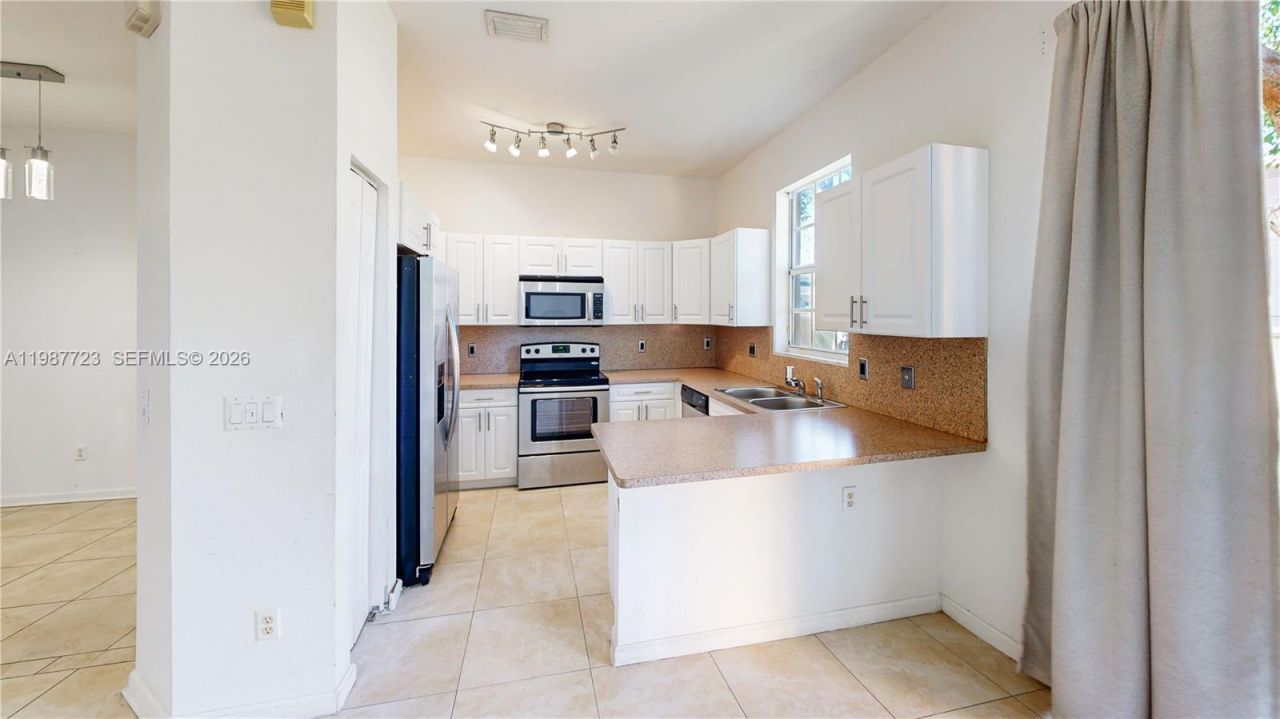 686 NE 21st Ave , Homestead, FL 33033 Photo