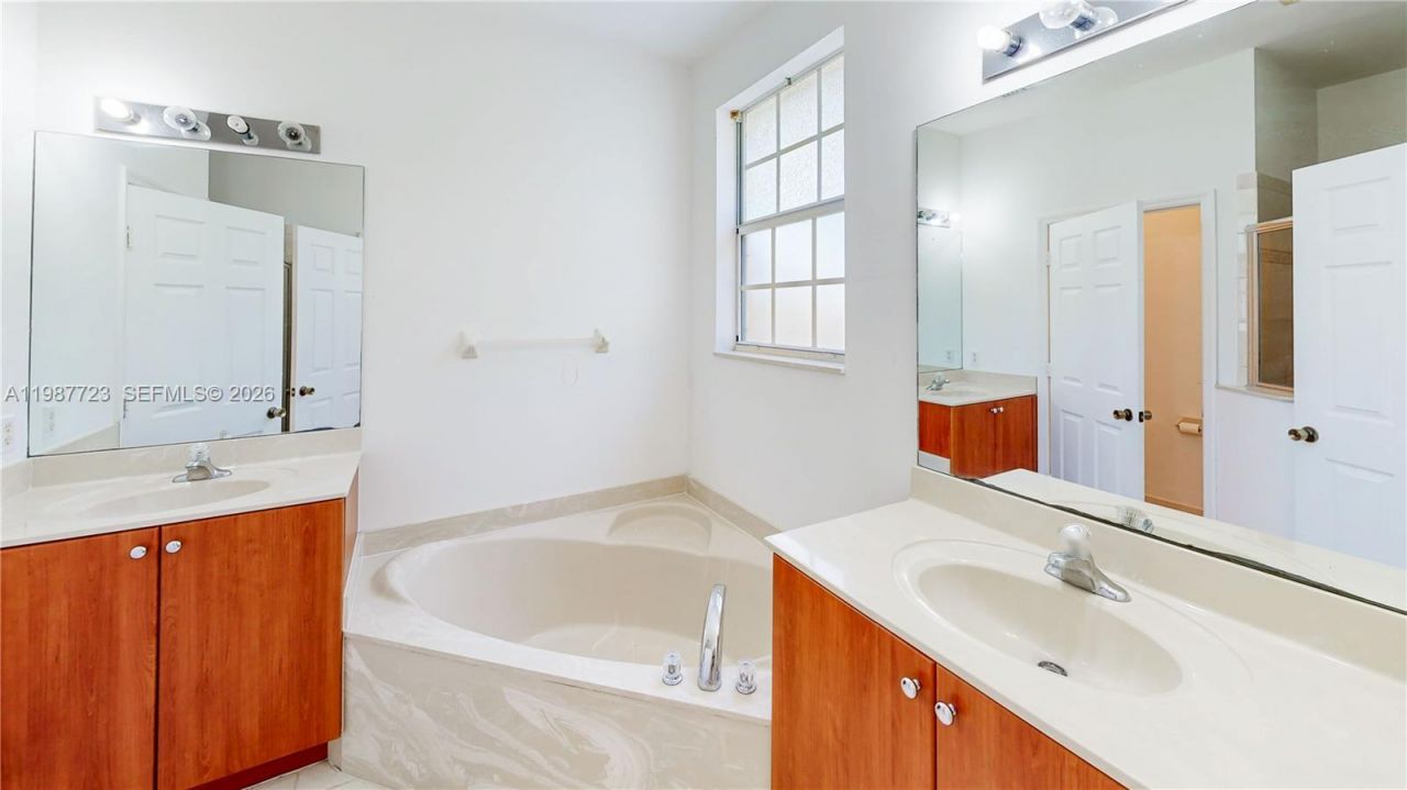 686 NE 21st Ave , Homestead, FL 33033 Photo