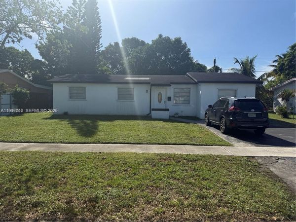 4910 NW 18th St, Lauderhill, FL 33313