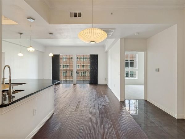 3225 Turtle Creek Boulevard, Unit 520, Dallas, TX 75219