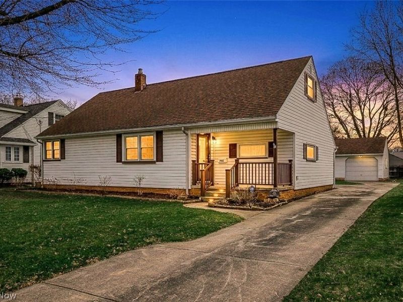 486 Royer Avenue NW, North Canton, OH 44720 Photo 1