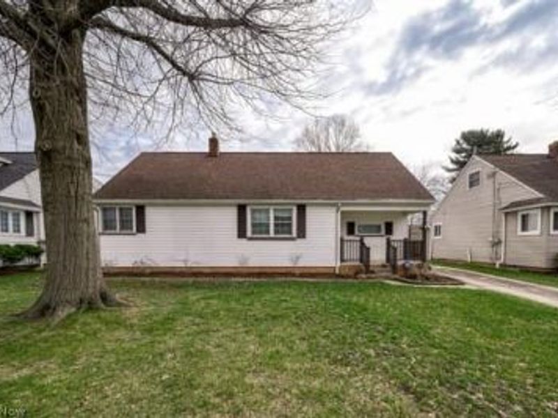 486 Royer Avenue NW, North Canton, OH 44720 Photo 2