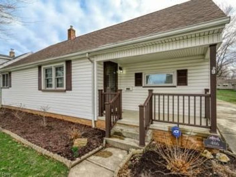 486 Royer Avenue NW, North Canton, OH 44720 Photo 3