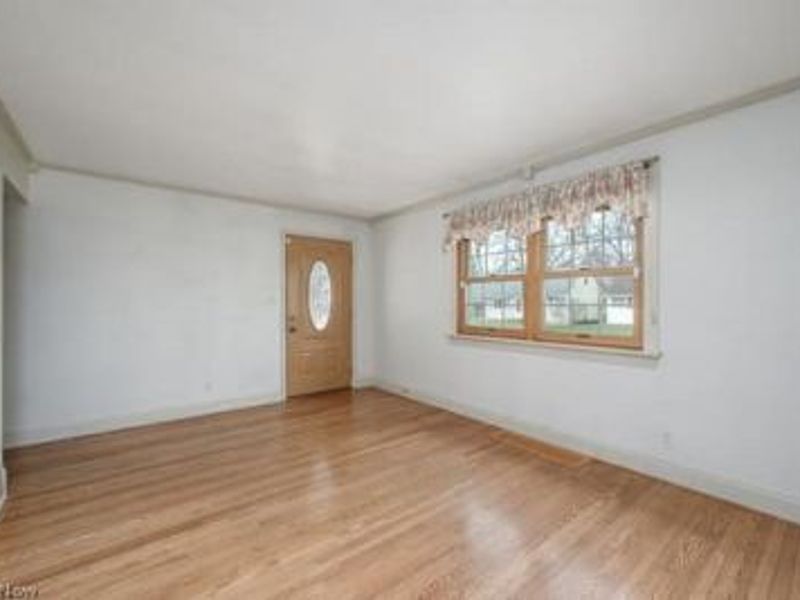 486 Royer Avenue NW, North Canton, OH 44720 Photo 4