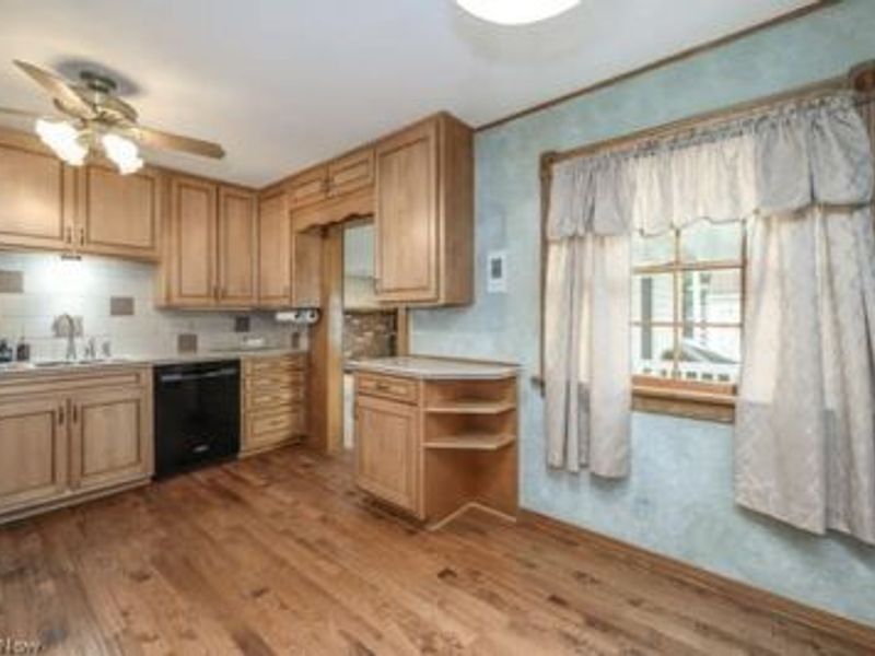 486 Royer Avenue NW, North Canton, OH 44720 Photo 9