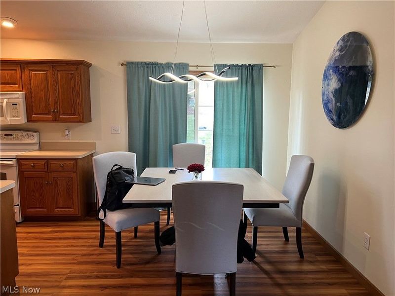 945 E Jackson Street, Millersburg, OH 44654 Photo 2