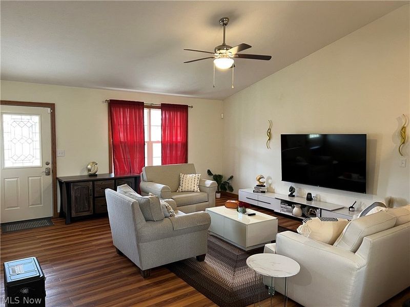 945 E Jackson Street, Millersburg, OH 44654 Photo 5