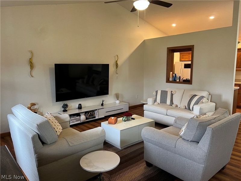 945 E Jackson Street, Millersburg, OH 44654 Photo 6