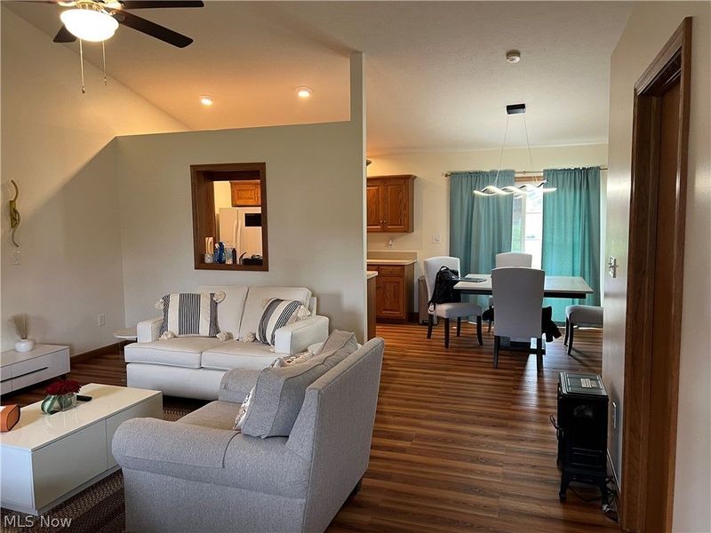 945 E Jackson Street, Millersburg, OH 44654 Photo 7