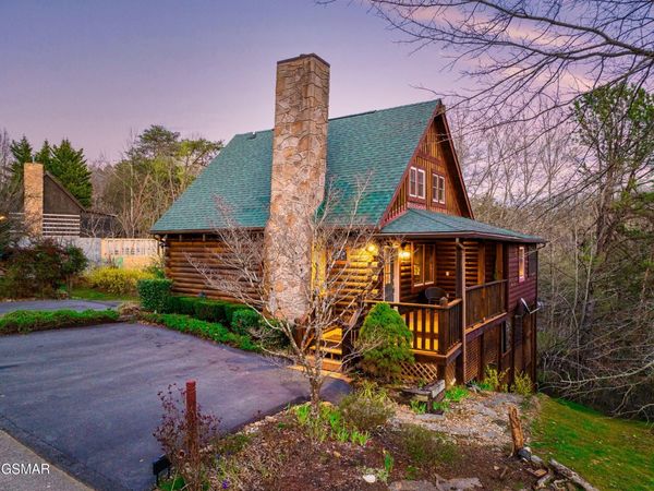 1008 Walini Way, Sevierville, TN 37876