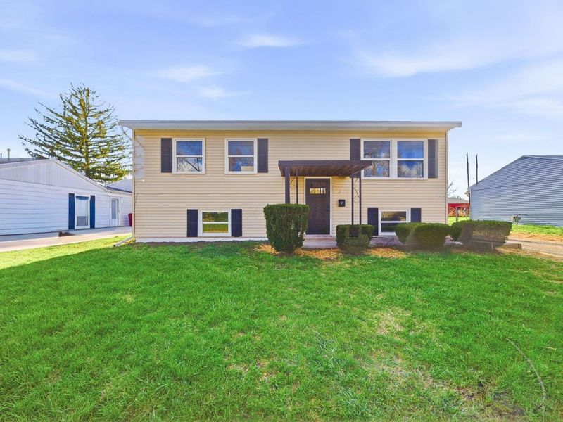 27 Stump Lane , London, OH 43140 Photo 1