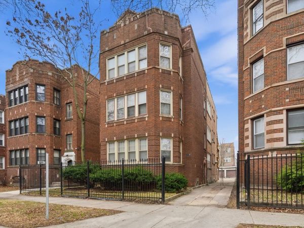 7634 S Phillips Avenue , Chicago, IL 60649