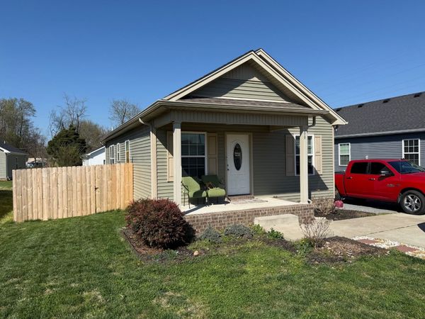 399 Church St , Portland, TN 37148