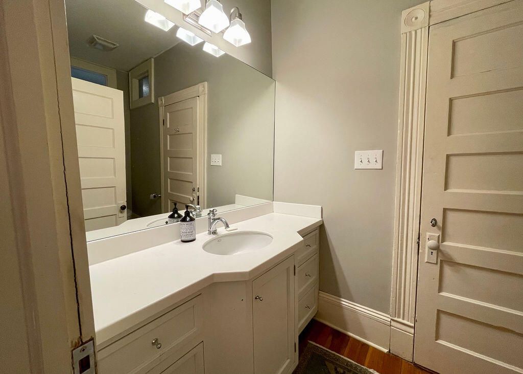 32 1/2 Chapel Street Photo 34