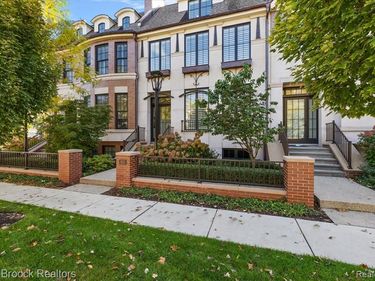 625 W Brown Street, Birmingham, MI 48009