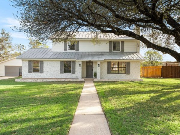 129 Ridgecrest RD , Georgetown, TX 78628