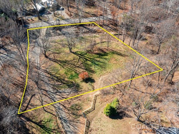 190 Blackberry Inn Road, Weaverville, NC 28787