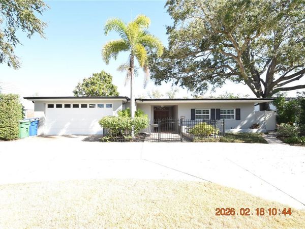 571 LUZON AVENUE , TAMPA, FL 33606