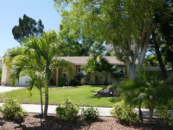8176 129TH STREET N, SEMINOLE, FL 33776