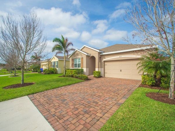2633 Crowned Eagle Circle SW, Vero Beach, FL 32962