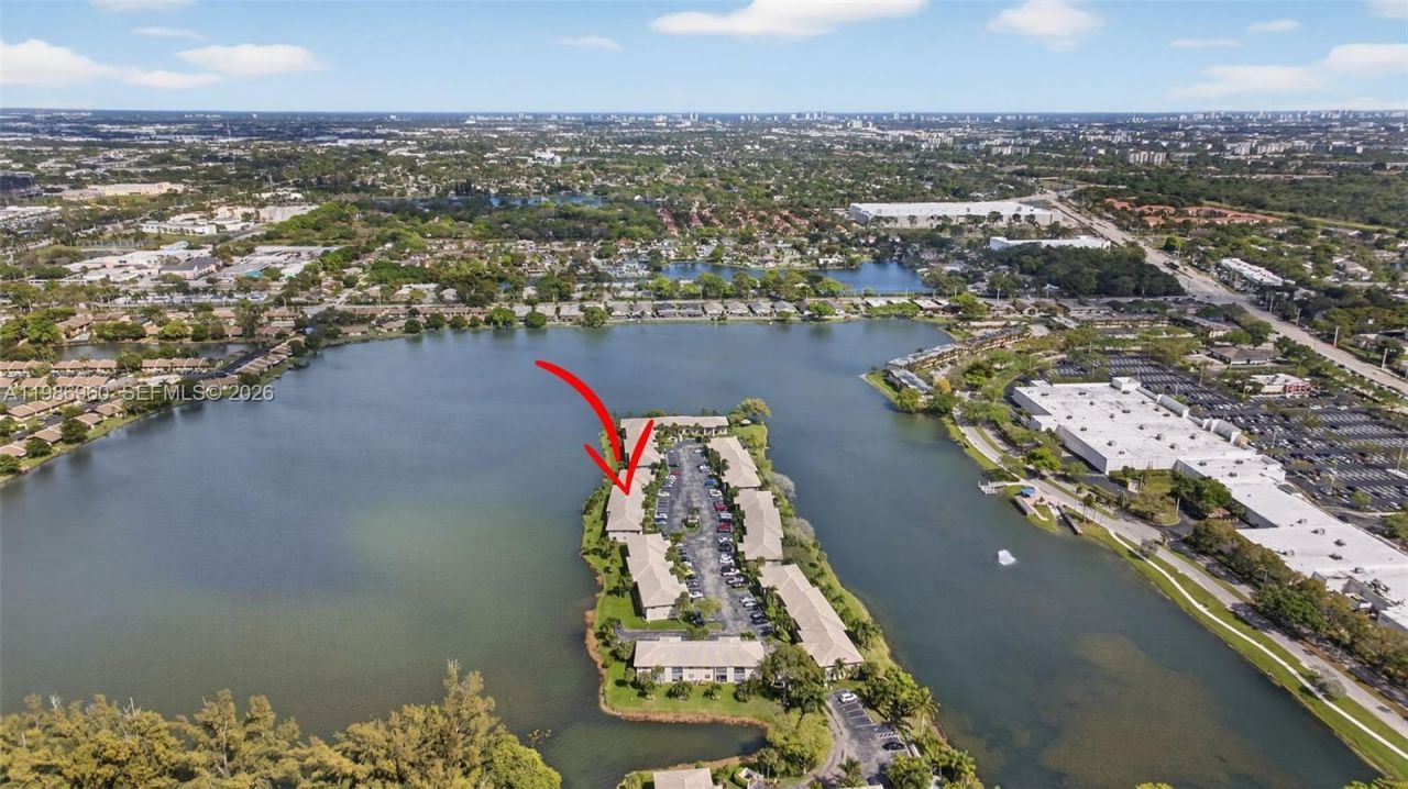 5520 Lakeside Dr, Unit 105, Margate, FL 33063 Photo