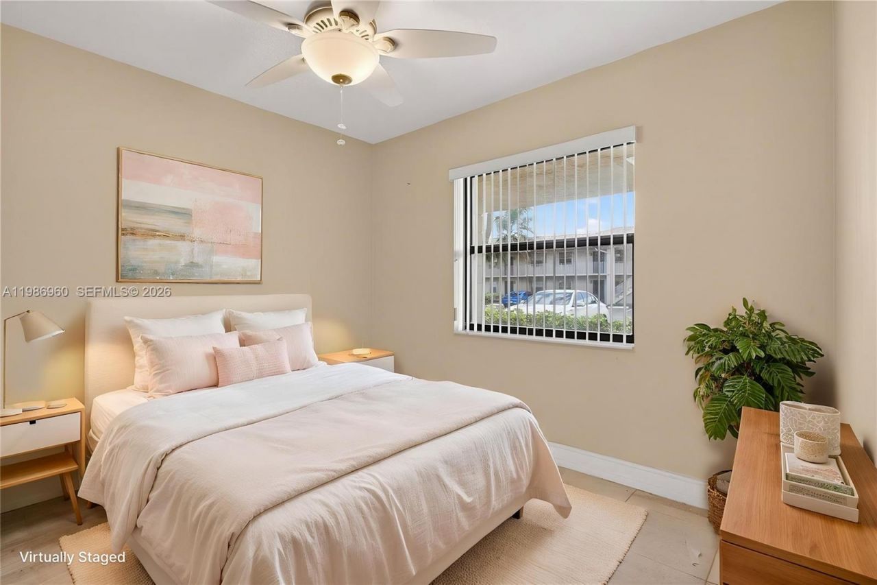 5520 Lakeside Dr, Unit 105, Margate, FL 33063 Photo