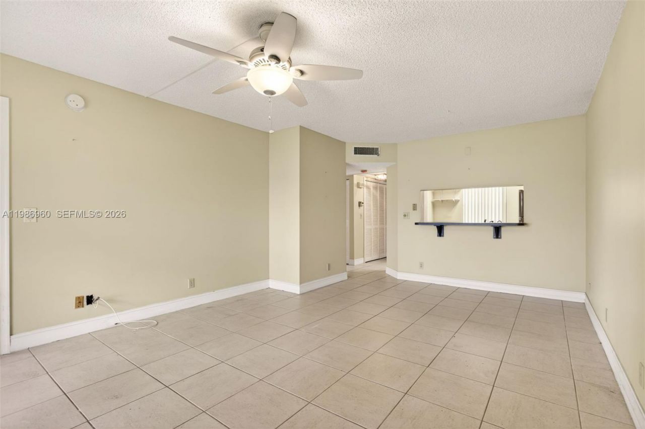 5520 Lakeside Dr , Unit 105, Margate, FL 33063 Photo