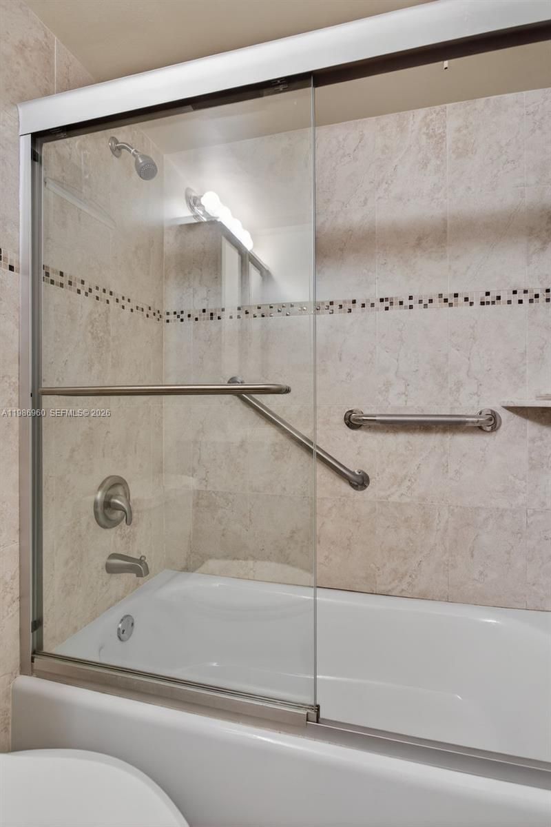 5520 Lakeside Dr, Unit 105, Margate, FL 33063 Photo
