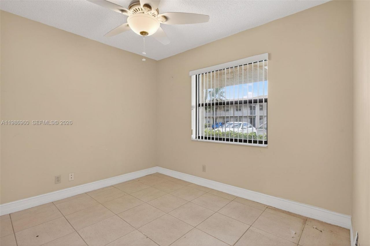 5520 Lakeside Dr , Unit 105, Margate, FL 33063 Photo
