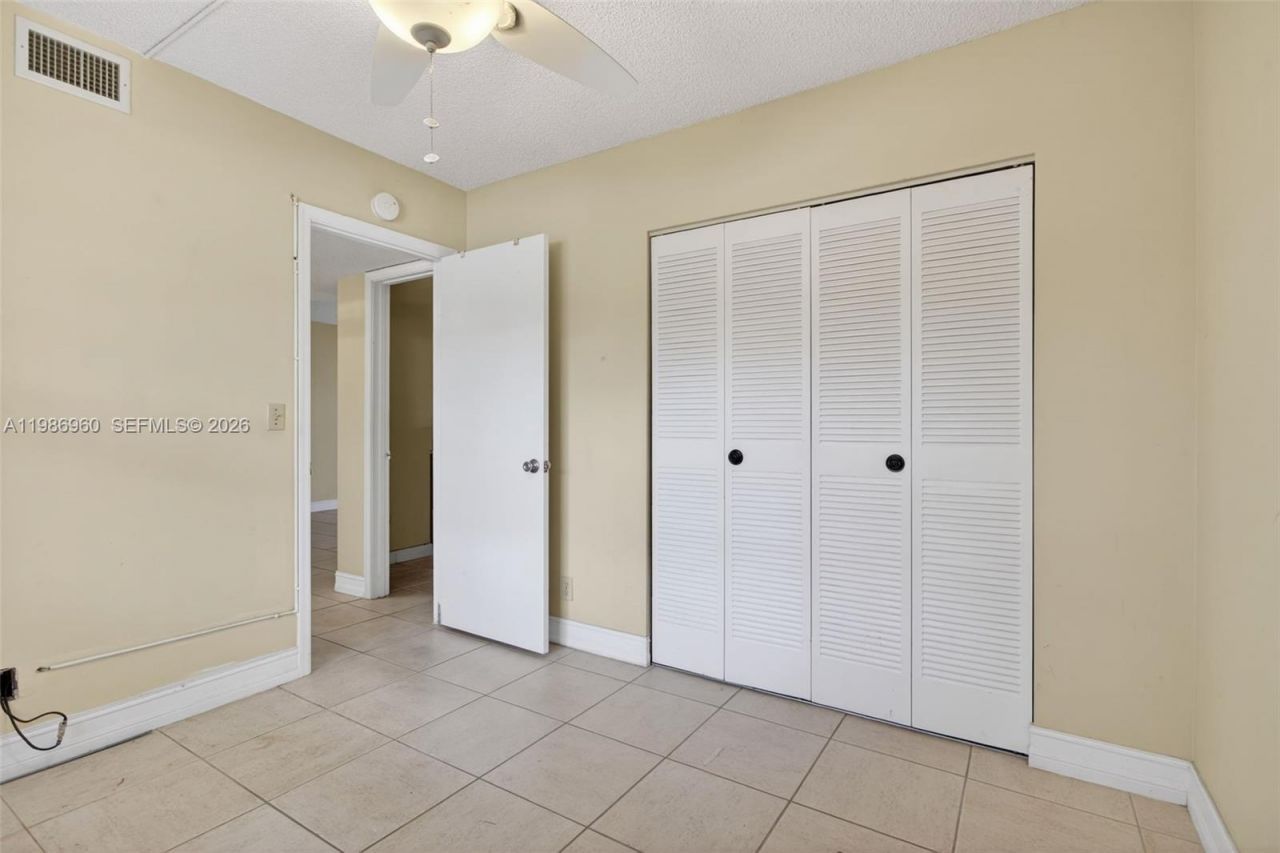 5520 Lakeside Dr, Unit 105, Margate, FL 33063 Photo