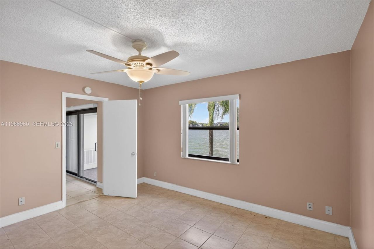 5520 Lakeside Dr, Unit 105, Margate, FL 33063 Photo