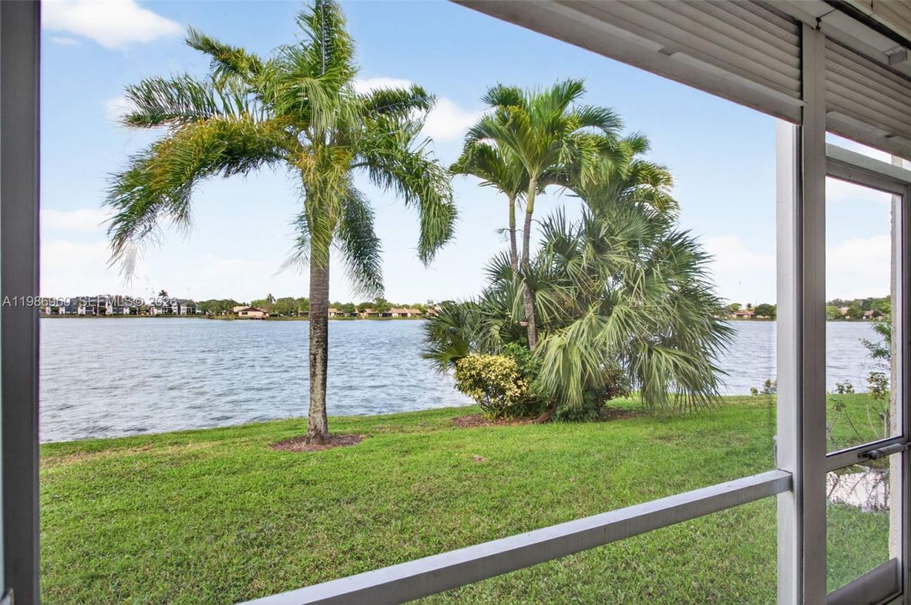 5520 Lakeside Dr , Unit 105, Margate, FL 33063 Photo