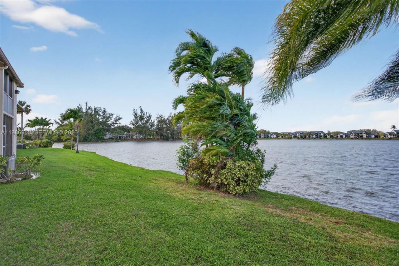 5520 Lakeside Dr , Unit 105, Margate, FL 33063 Photo