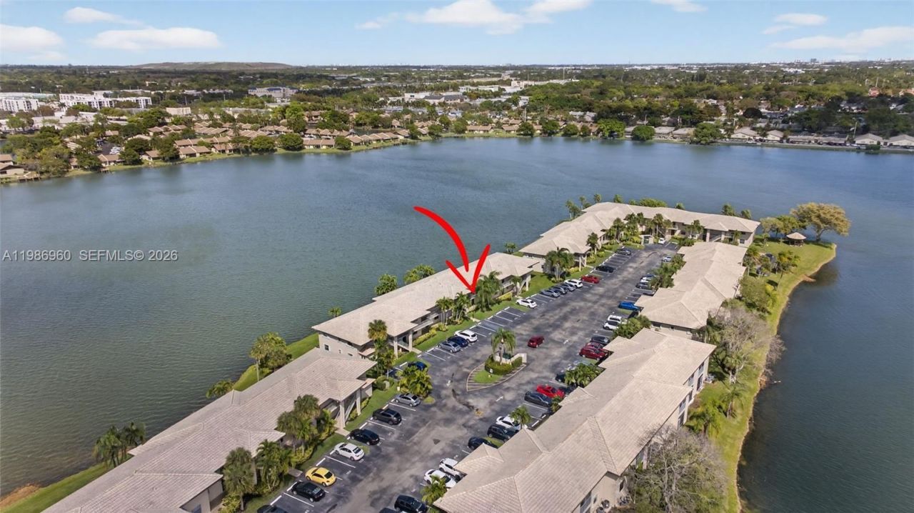 5520 Lakeside Dr, Unit 105, Margate, FL 33063 Photo