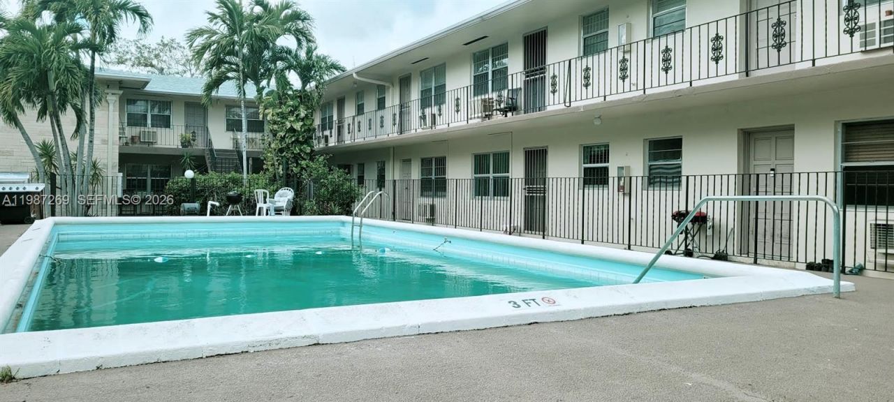 1755 NE 116th Rd , Unit 8, North Miami, FL 33181 Photo