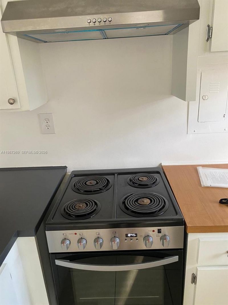 1755 NE 116th Rd , Unit 8, North Miami, FL 33181 Photo