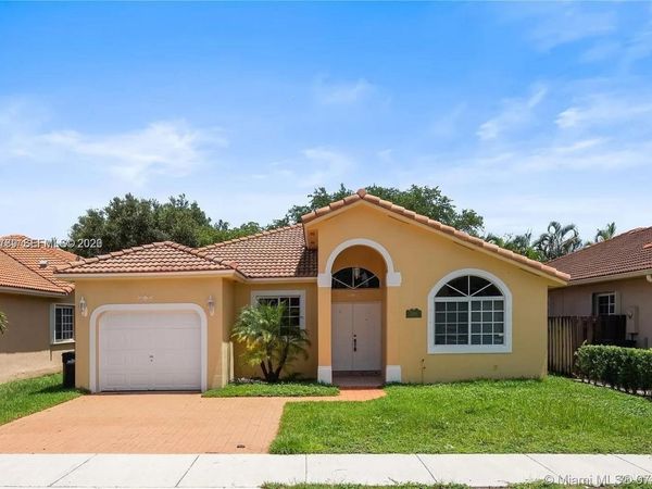 15339 SW 32nd Ter , Miami, FL 33185