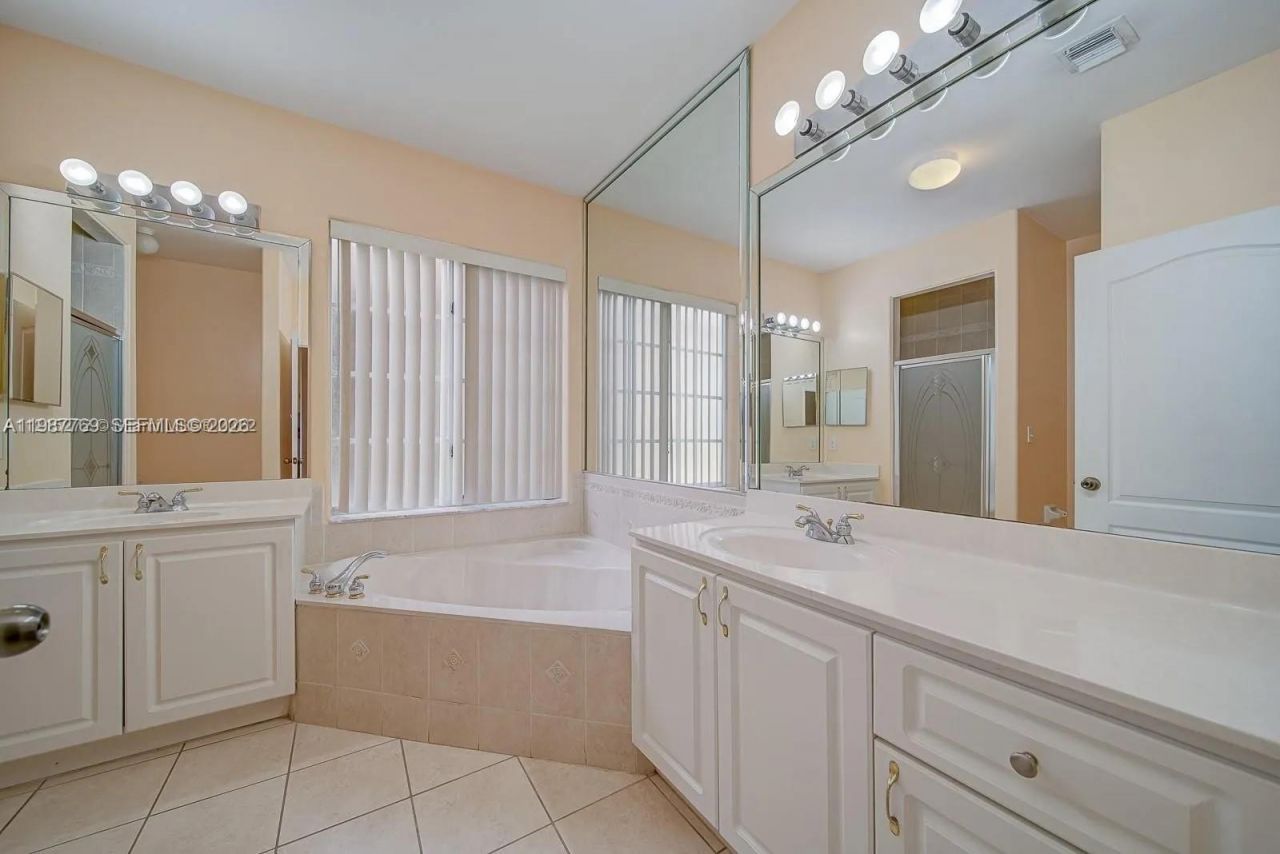 15339 SW 32nd Ter , Miami, FL 33185 Photo