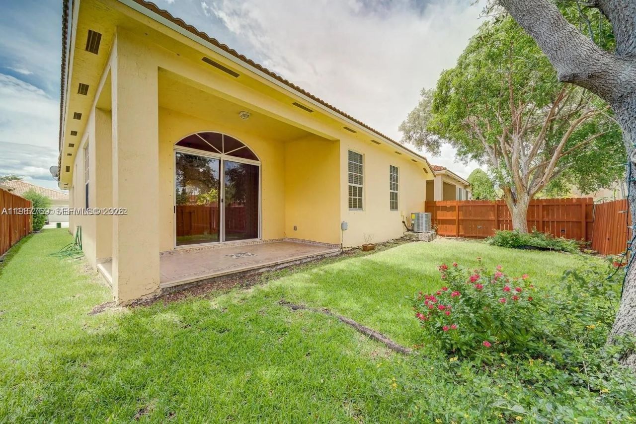 15339 SW 32nd Ter , Miami, FL 33185 Photo