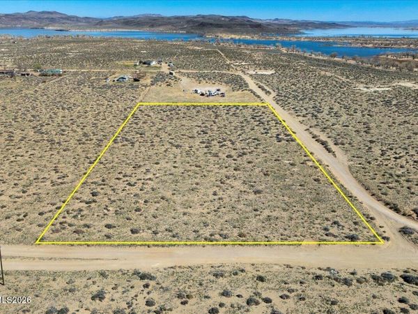 3900 Lemon Street, Silver Springs, NV 89429