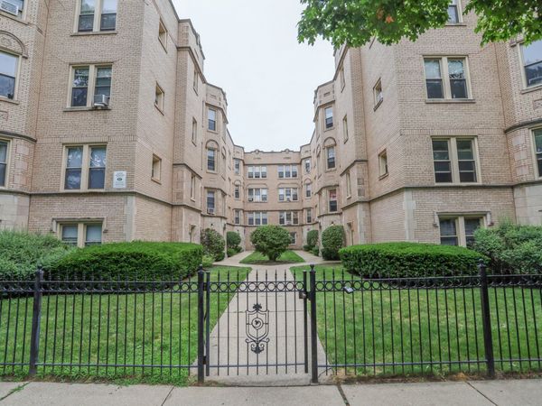 7443 N Claremont Avenue , Unit 2A, Chicago, IL 60645