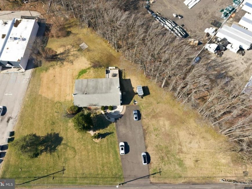 211 Lincoln Highway, Fairless Hills, PA 19030 Main Photo