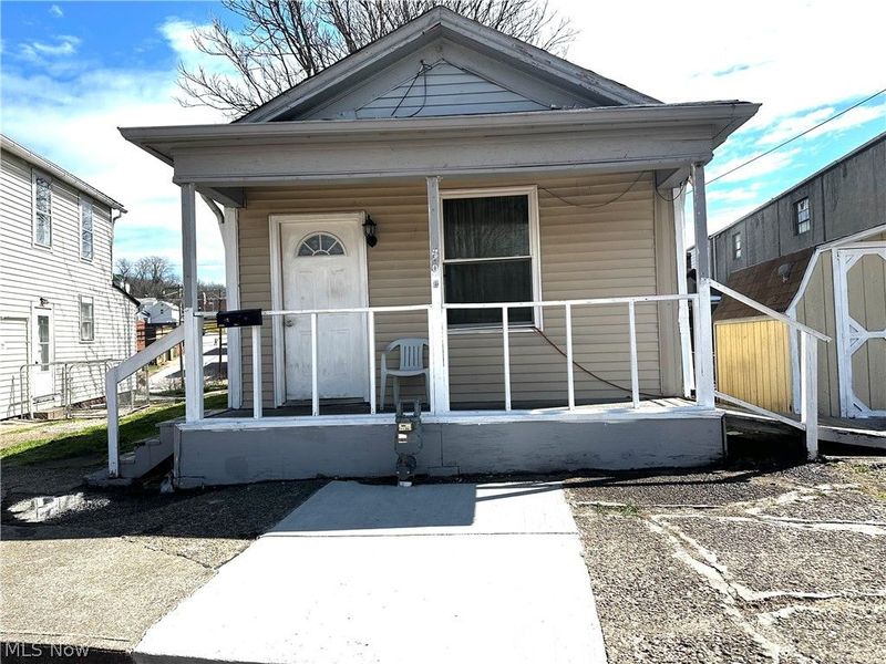 708 Jackson Street, Liverpool, OH 43920 Photo 2